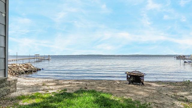 N9017 LAKESHORE DRIVE, Van Dyne, WI 54979