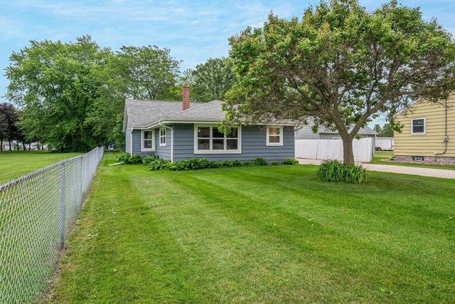 N9017 LAKESHORE DRIVE, Van Dyne, WI 54979