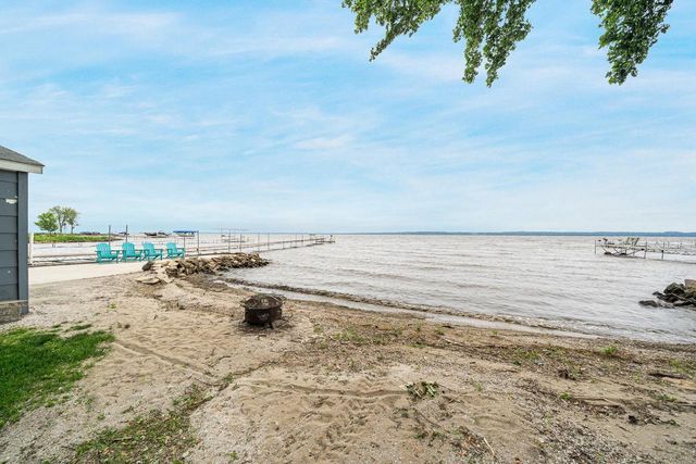 N9017 LAKESHORE DRIVE, Van Dyne, WI 54979