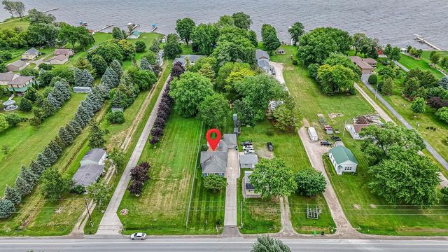 N9017 LAKESHORE DRIVE, Van Dyne, WI 54979
