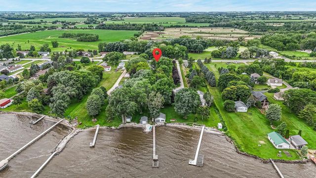 N9017 LAKESHORE DRIVE, Van Dyne, WI 54979