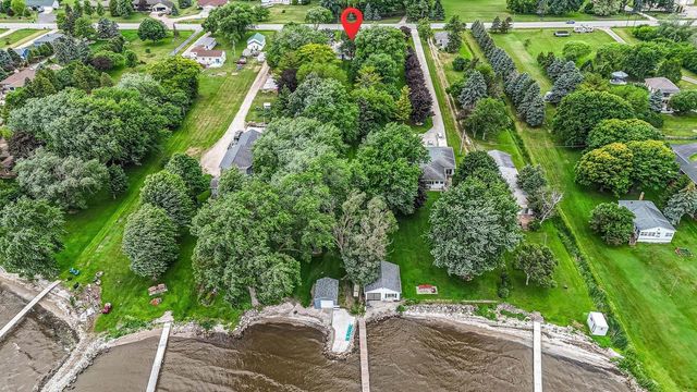 N9017 LAKESHORE DRIVE, Van Dyne, WI 54979