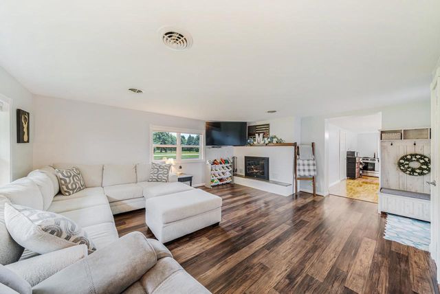 N9017 LAKESHORE DRIVE, Van Dyne, WI 54979