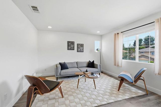 402 Corte Calypso, Chula Vista, CA 91914