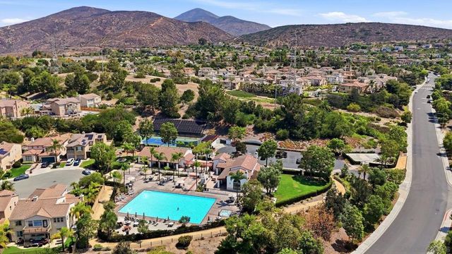 402 Corte Calypso, Chula Vista, CA 91914