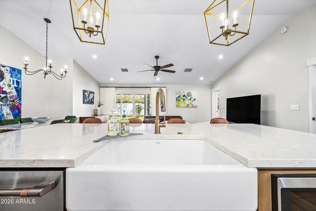 4110 E CATALINA Drive, Phoenix, AZ 85018