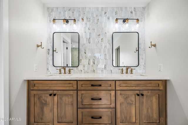 4110 E CATALINA Drive, Phoenix, AZ 85018