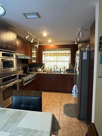 4863 SW 148th Court, Miami, FL 33185
