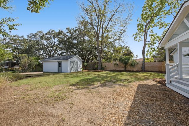 1106 Windward Road, Charleston, SC 29412