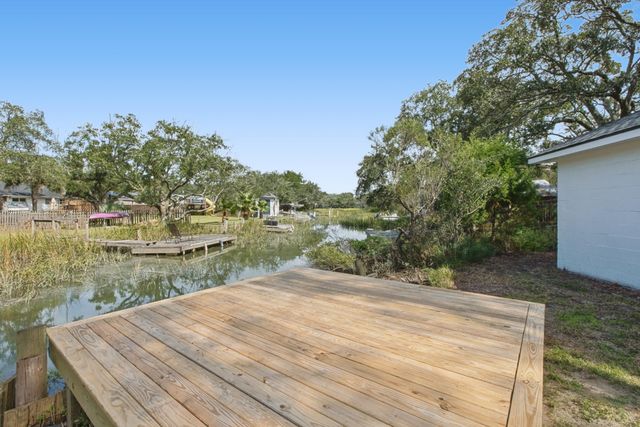 1106 Windward Road, Charleston, SC 29412