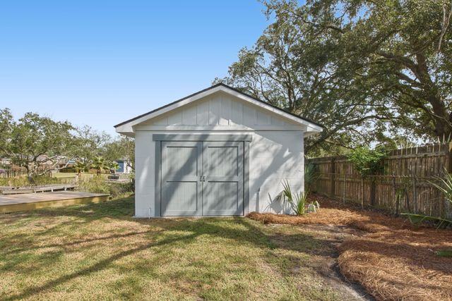 1106 Windward Road, Charleston, SC 29412