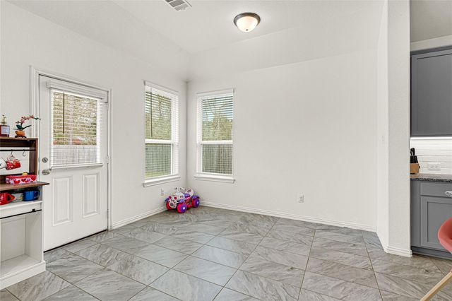 696 W Linnwood Drive, Woodbranch, TX 77357