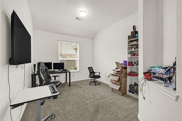 696 W Linnwood Drive, Woodbranch, TX 77357