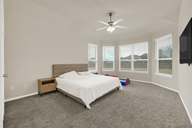 696 W Linnwood Drive, Woodbranch, TX 77357