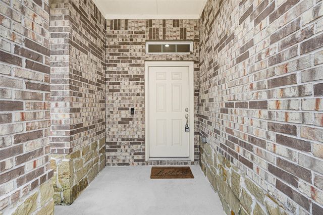 696 W Linnwood Drive, Woodbranch, TX 77357