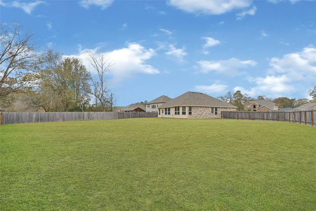 696 W Linnwood Drive, Woodbranch, TX 77357