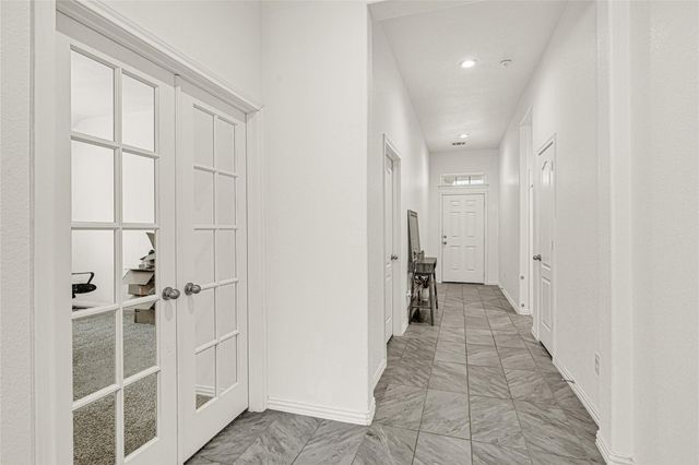 696 W Linnwood Drive, Woodbranch, TX 77357