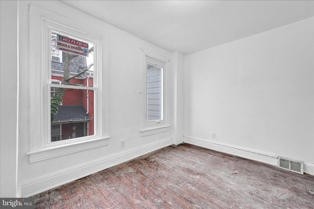 132 N WEST ST, York, PA 17401