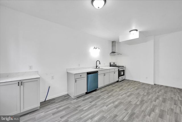 132 N WEST ST, York, PA 17401