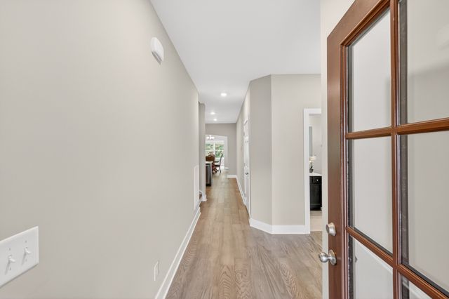 906 Meadowcrest Way, Lebanon, TN 37090