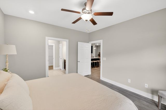 906 Meadowcrest Way, Lebanon, TN 37090