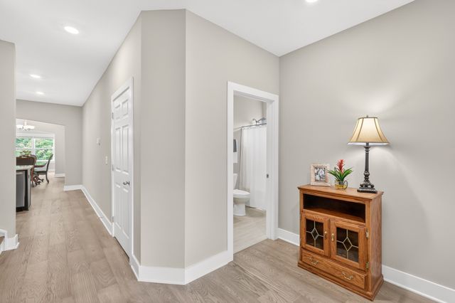 906 Meadowcrest Way, Lebanon, TN 37090