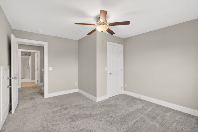 906 Meadowcrest Way, Lebanon, TN 37090