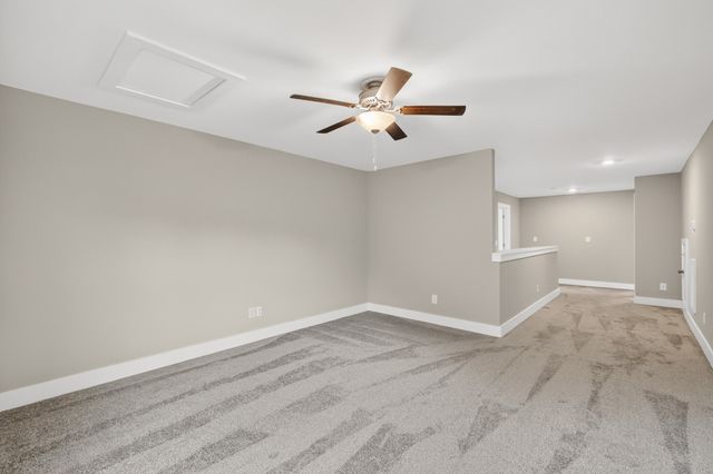 906 Meadowcrest Way, Lebanon, TN 37090