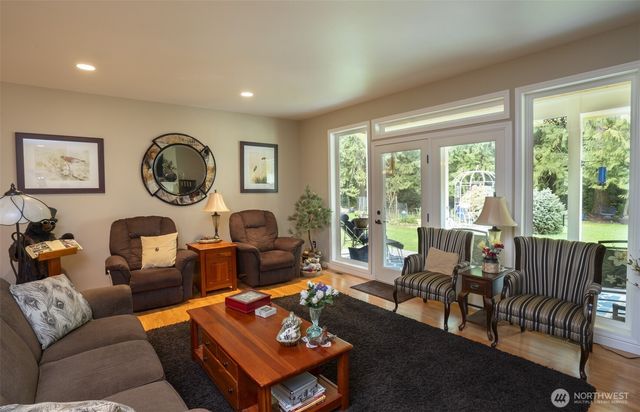 72 Doe Place, Sequim, WA 98382