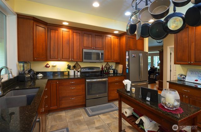 72 Doe Place, Sequim, WA 98382