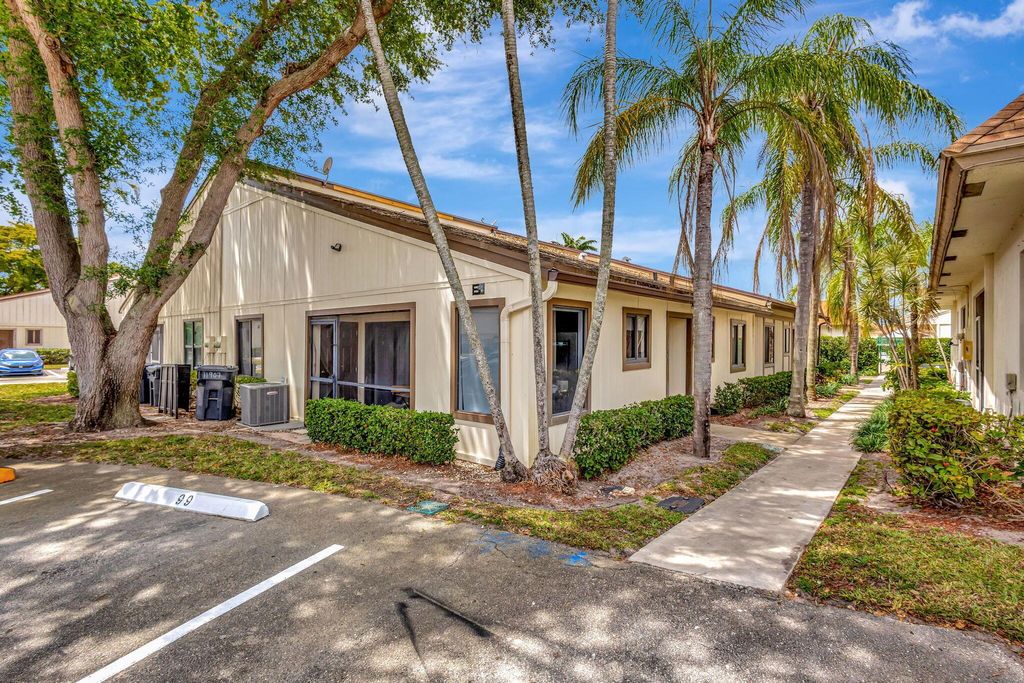 11901 Sturbridge Lane, Wellington, FL 33414