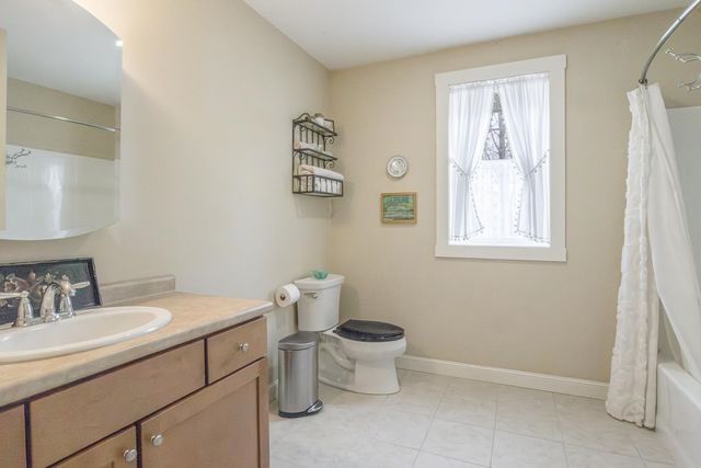 425 Pleasant Street, Rollinsford, NH 03869