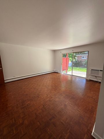 435 Burlington Avenue 4, Downers Grove, IL 60515