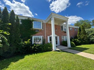 435 Burlington Avenue 4, Downers Grove, IL 60515