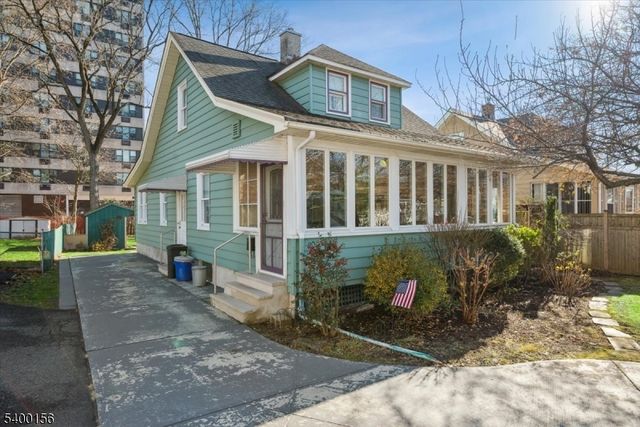 20 Camman Pl, Somerville Boro, NJ 08876