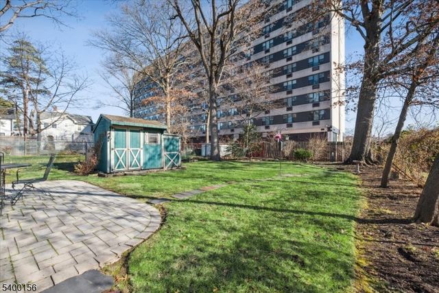 20 Camman Pl, Somerville Boro, NJ 08876