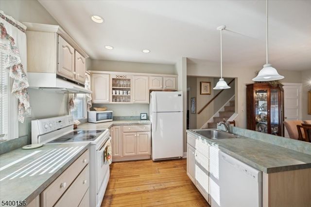 20 Camman Pl, Somerville Boro, NJ 08876