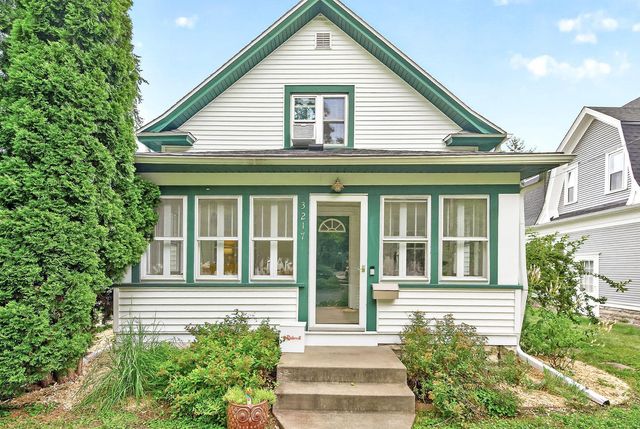 3217 30th Avenue S, Minneapolis, MN 55406