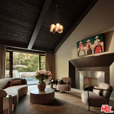 851 Strada Vecchia Road, Los Angeles, CA 90077