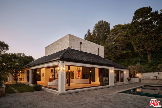 851 Strada Vecchia Road, Los Angeles, CA 90077