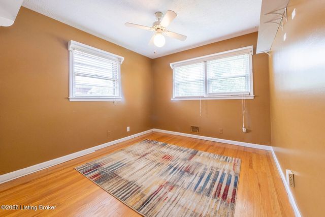 4021 Blossomwood Dr, Louisville, KY 40220