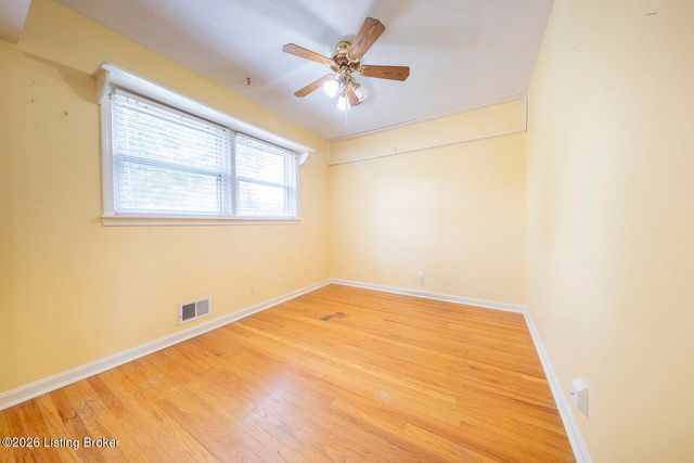 4021 Blossomwood Dr, Louisville, KY 40220