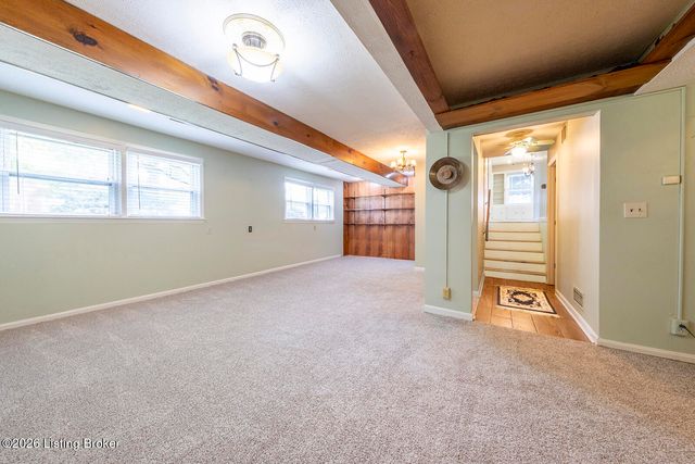 4021 Blossomwood Dr, Louisville, KY 40220