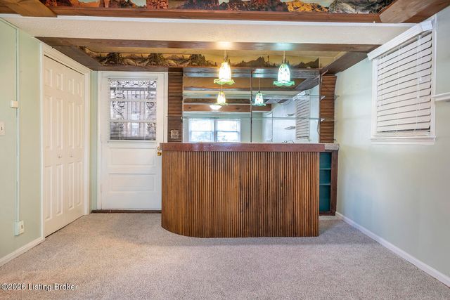 4021 Blossomwood Dr, Louisville, KY 40220