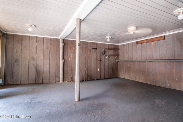 4021 Blossomwood Dr, Louisville, KY 40220