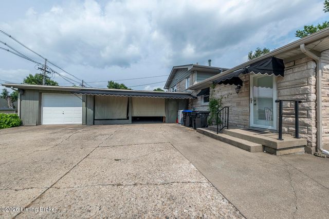 4021 Blossomwood Dr, Louisville, KY 40220
