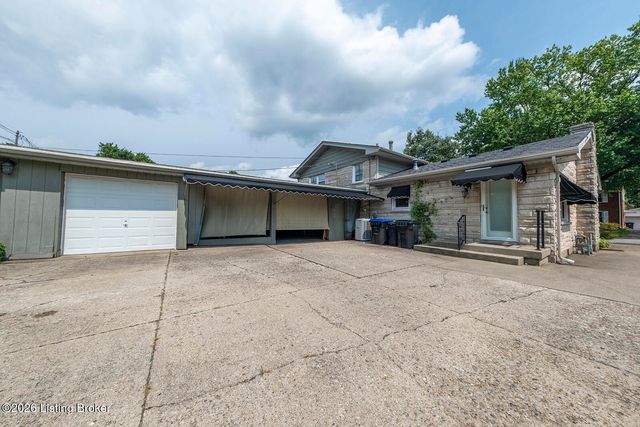 4021 Blossomwood Dr, Louisville, KY 40220