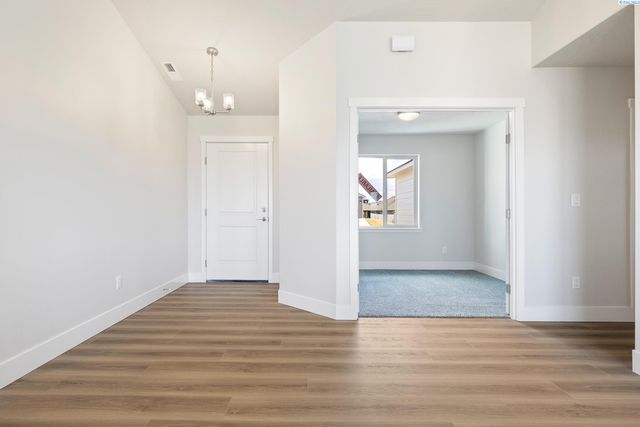 2946 S Osborne St, Kennewick, WA 99338