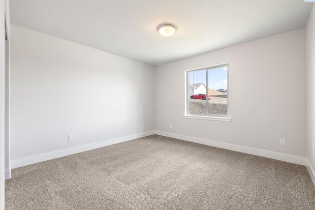 2946 S Osborne St, Kennewick, WA 99338