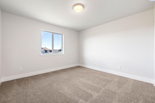 2946 S Osborne St, Kennewick, WA 99338